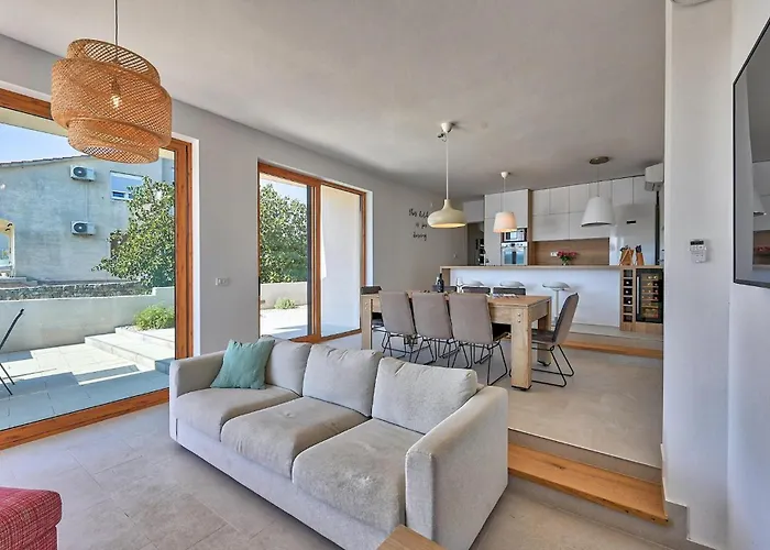 4 Bedroom Stunning In Torrette