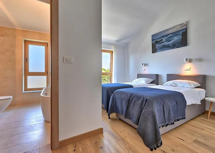 4 Bedroom Stunning In