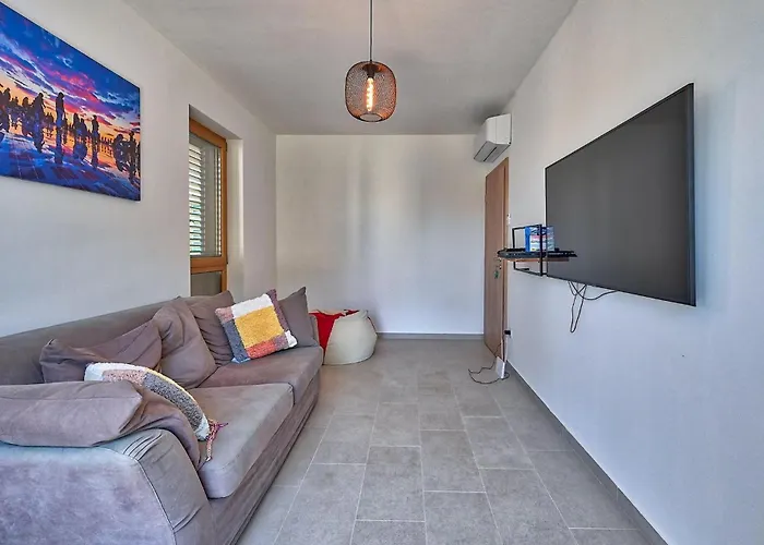 4 Bedroom Stunning In Torrette