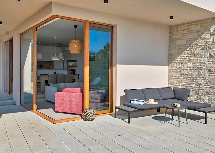 4 Bedroom Stunning In *