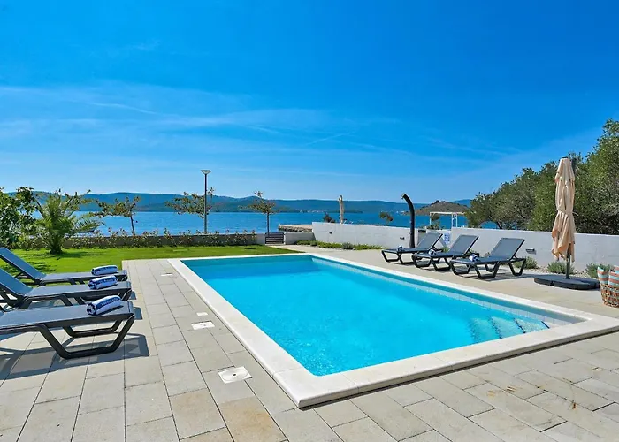 4 Bedroom Stunning In *
