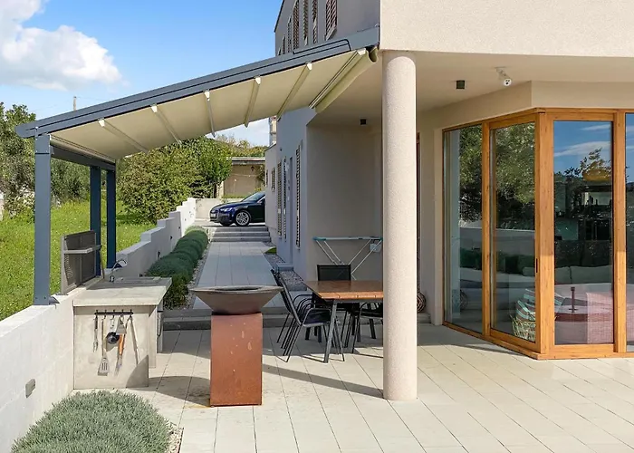 4 Bedroom Stunning In *