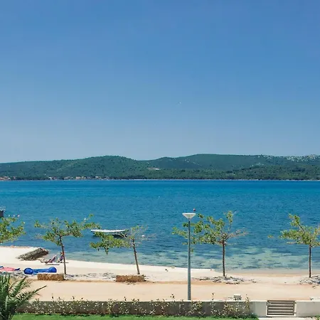 4 Bedroom Stunning In